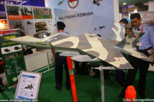 Indonesian_Aerospace_presents_IF-X_Block_I jet_fighter_project_at_IndoDefence_2014_640_002.jpg