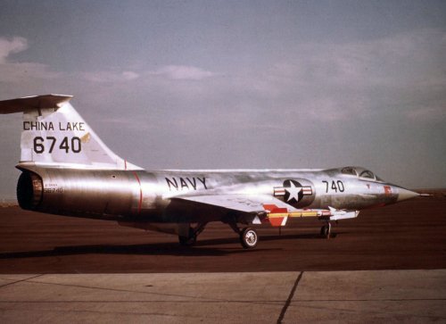 F-104A_US_Navy_with_AIM-9_NWC_China_Lake_1960.jpg