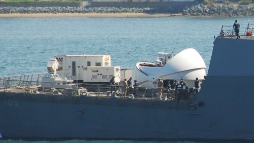 LaWS-Laser-Weapon-System-Mounted-On-A-Vaval-Vessel.jpg