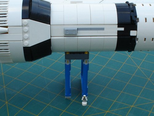 Lego Saturn V (2).JPG