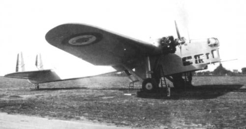 amiot150 with landing gear.jpg