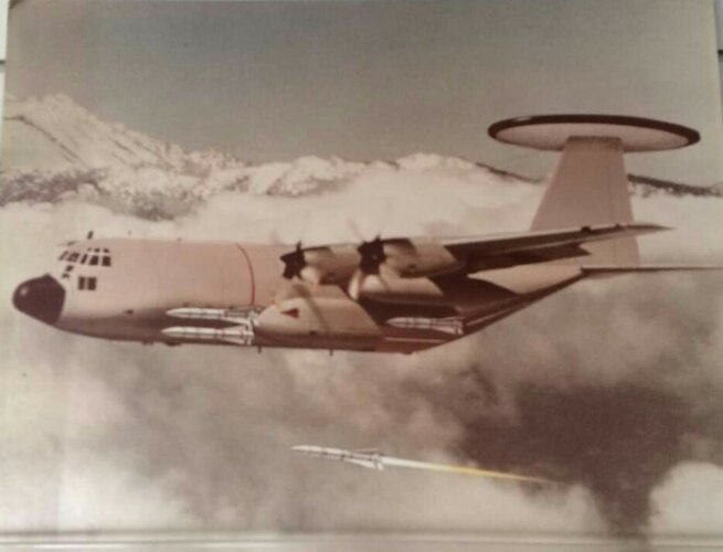 Lockheed C-130 AWACS radome & Aim-54 Phoenix.jpg