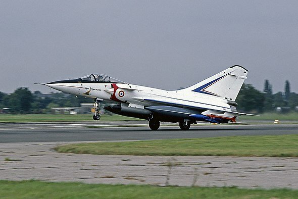 590px-Dassault_Mirage_4000,_France_AN2164548.jpg