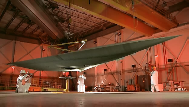Lockheed Martin - How - Stealth.flv_snapshot_03.05_[2011.04.27_20.33.32].jpg
