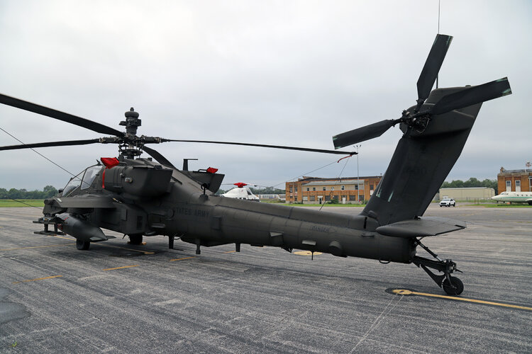 z21-03400 AH-64E - 12.jpg