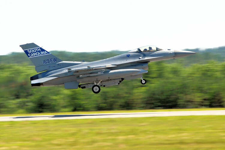 169th_Fighter_Wing_-_F-16_takeoff-closeup.jpg