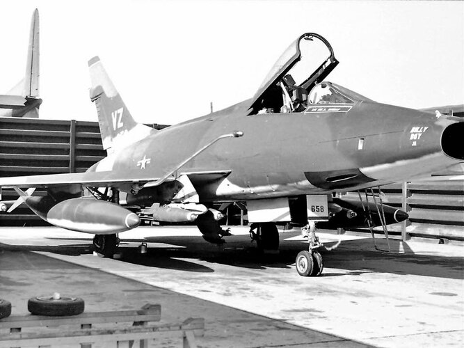 F-100D (2).jpg