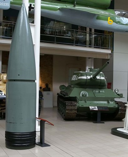 488px-80_cm_Gustav_shell_compared_to_T-34.jpg