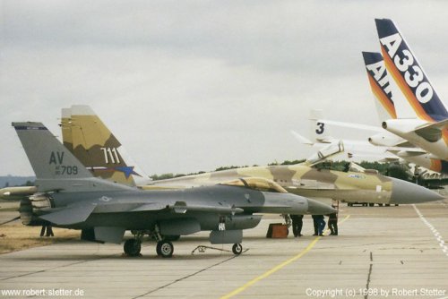 F-16 & Su-37.jpg