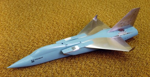 Vought single fin no canard winglets wind tunnel model - 1.jpg