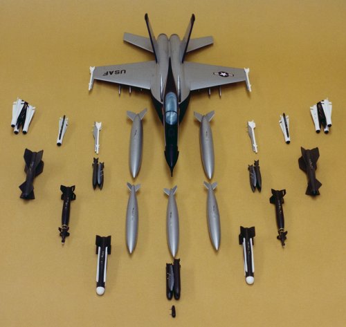 xYF-17 No1 model with loadouts.jpg