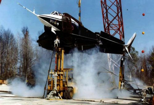 Tethered-hover test of the XFV-12A in 1978.jpg