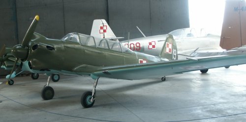 Yak-18_PICT0032.JPG