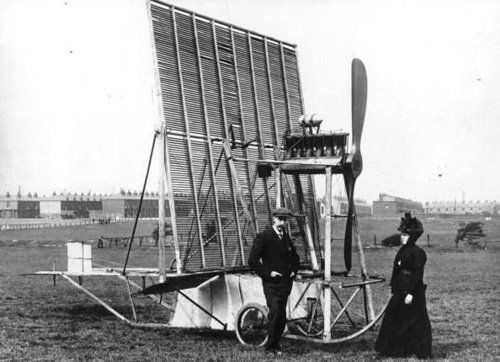 An early single-framed ‘multiplane’ aircraft, built after designs by Horatio Phillips (1911).jpg