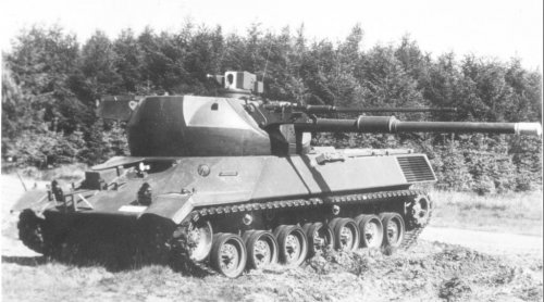 Leopard 1 prototype, with co-axial 20mm cannon.jpg