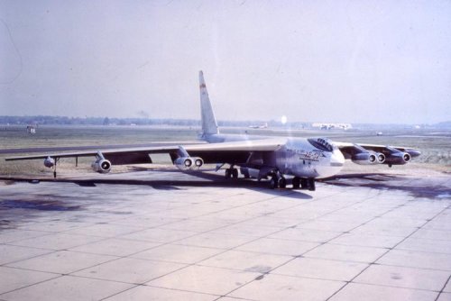 XB-52_6-2.jpg