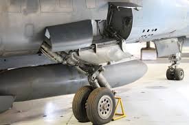Dassault Mirage F1 main landing gear (2).jpg