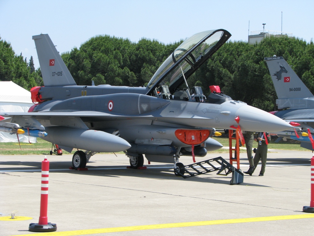 turkish+air+force+c+F-16++D+Block+50+%252B+Fighting+Falcon+For+Turkish+Air+Force+CFT++conformal+fuel+tanks+%2528CFTs%2529+APG-68%2528V9%2529+Common+Configuration+Implementation+Program+%2528CCIP%2529++%25286%2529.jpg