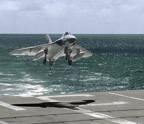 500-Douglas_F4D_Skyray_USS_Bon_Homme.jpg