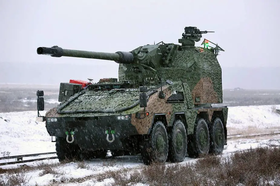 Boxer_8x8_armored_can_be_configured_as_155mm_howitzer_or_120mm_mortar_carrier_925_001.jpg