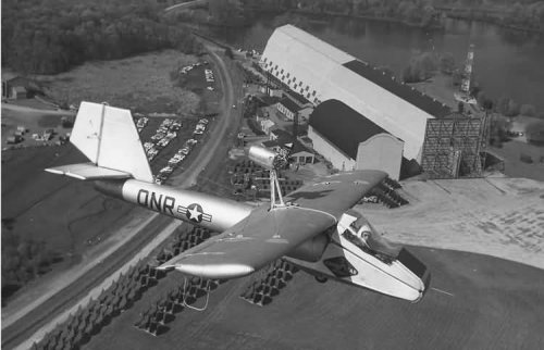 Gooyear_inflatoplane_in_air.jpg