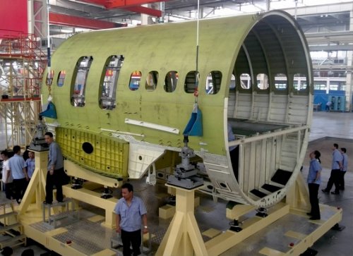 COMAC C919 prototype center fuselage by Xian - 22.8.14 - 1.JPG