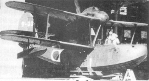 E11A_Type_98_Reconnaissance_Seaplane_Laura_E11A-3.jpg