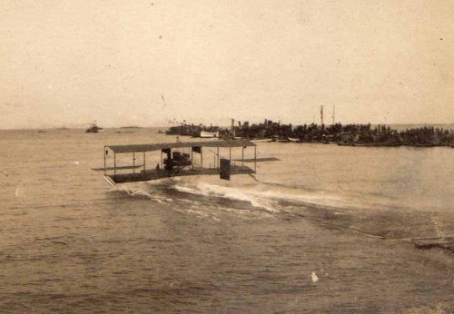 Curtiss seaplane.jpg