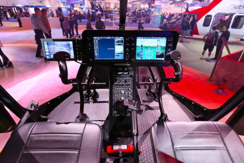 BellHelicopter_505JetrangerX_Cockpit.JPG