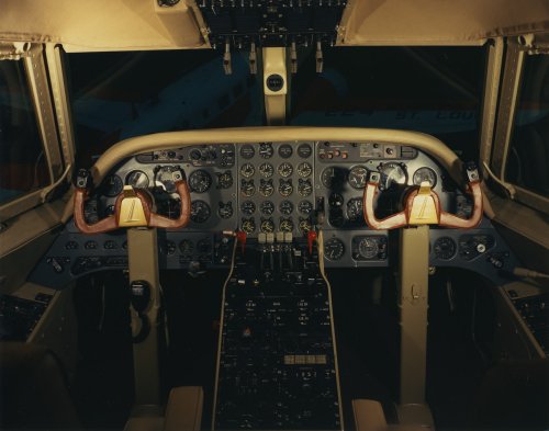 xD4C 3981 Model 220 cockpit.jpg