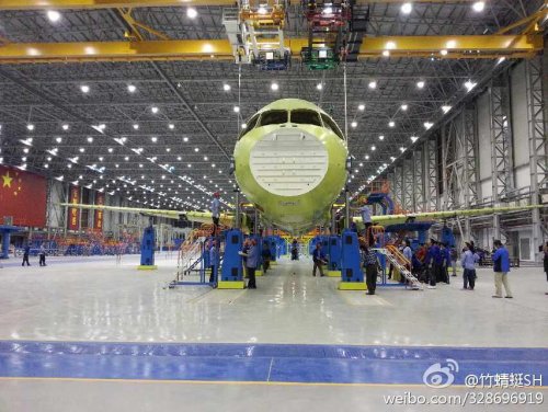 COMAC C919 fuselange wing mating - 30.11.14 - 4.jpg