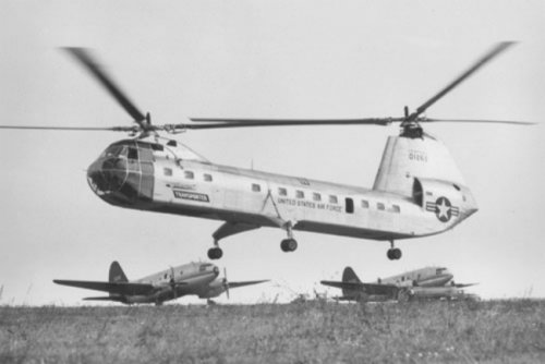 Piasecki_YH-16_helicopter_in_flight.jpg