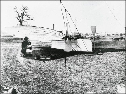 Avion de Whitehead.jpg