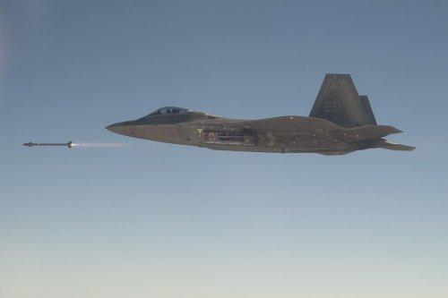 F-22_CTF_AIM9X_150226-F-ZZ999-412.jpg