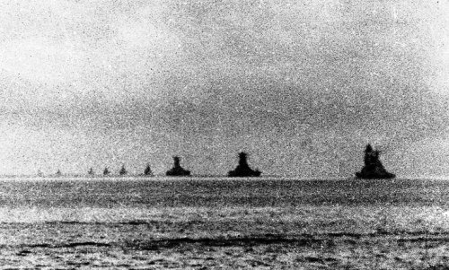 IJN_ships_leave_Brunei_Bay.jpg