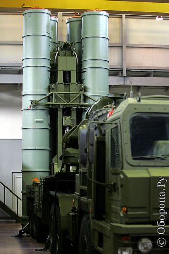 S-400_BAZ-6900 tractor with 5P85T TEL_2.jpg