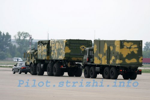 S-400 radar_MAKS 2007_1.jpg