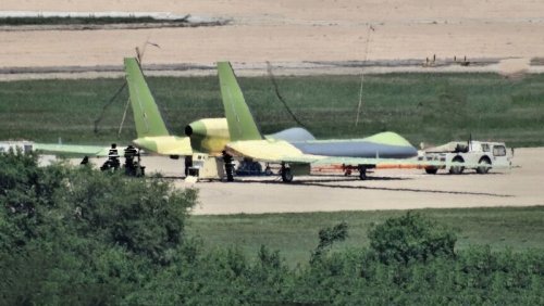 PLAAF UAV BAMS-like Divine Eagle - 16.7.15 - mod.jpg