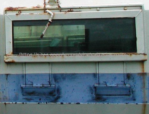 P1010136 Common Casspir portholes.jpg