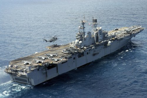 US_Navy_070221-N-6482W-221_A_CH-53E.jpg