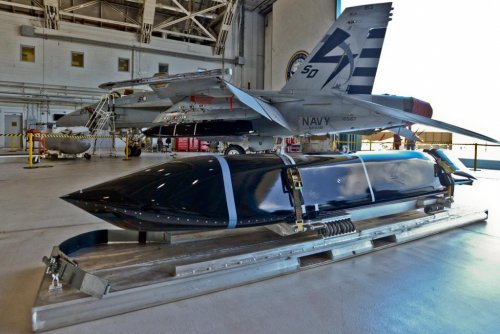 US-Navy-Launches-LRASM-Super-Hornet-Integration-Testing-1024x682.jpg