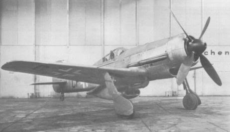 FockeWulfFw190V18U1withDB603Motortu.jpg