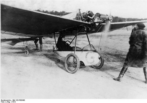 Grade_Monoplane_1912_(Bundesarchiv_Bild_183-R00490)_Image.jpg