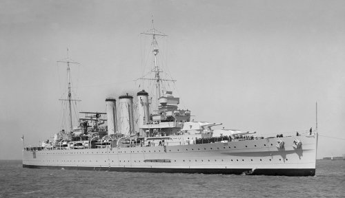 HMAS Australia small.jpg