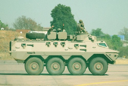 269 Ratel 8x8 8 verklein.jpg