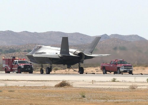 F-35A-tailhook-emergency-vehicles.jpg