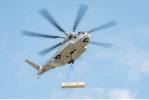 CH-53K Lifts 27000-Lb External Load.jpg