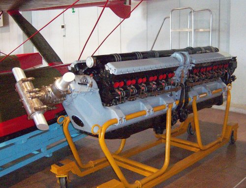 1024px-Macchi-Castoldi_M_C_72_engine_Fiat_AS_6_2009-06-06.jpg