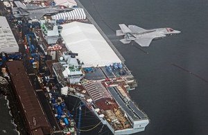 F35 Over HMS QE.jpg