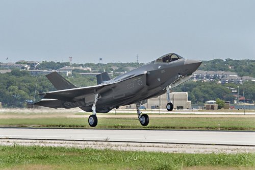 Japan's first F35JASDF AX-1 FF1.jpg